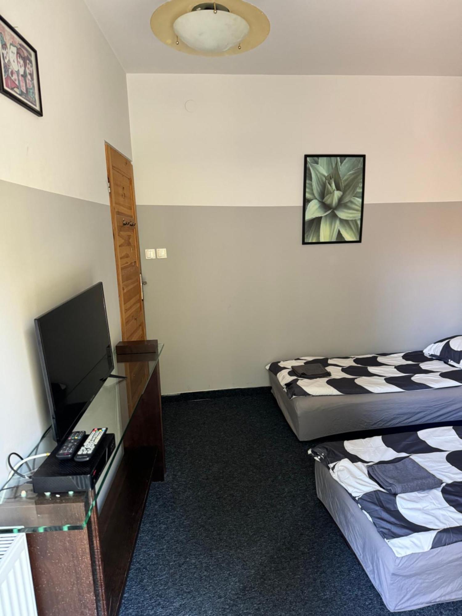 Wilanowska Hostel وارسو المظهر الخارجي الصورة