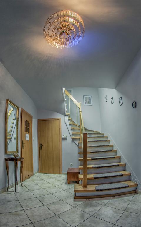 Wilanowska Hostel وارسو المظهر الخارجي الصورة